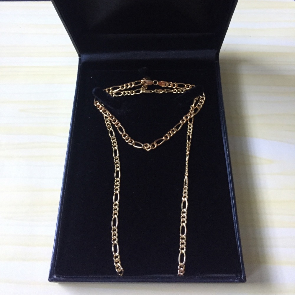 18k gold chain necklace and bracelet.